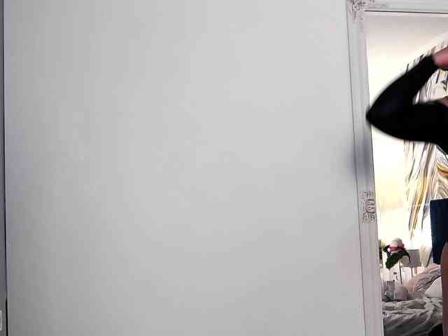 ChloeMonet webcam