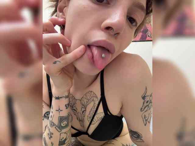 ginger-creamy webcam