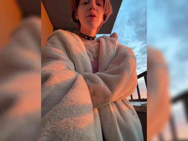 ginger-creamy webcam