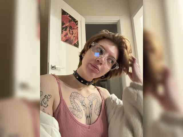 ginger-creamy webcam
