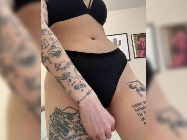ginger-creamy webcam
