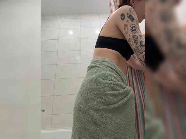 ginger-creamy webcam
