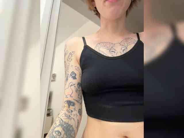 ginger-creamy webcam