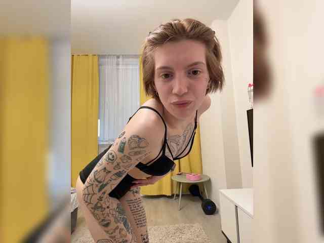 ginger-creamy webcam