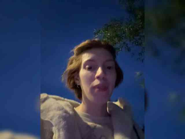 ginger-creamy webcam