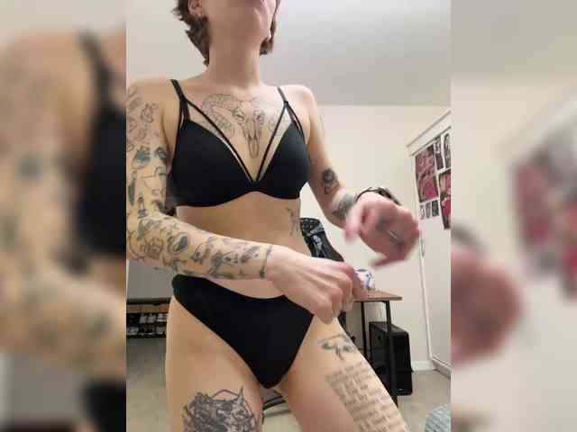 ginger-creamy webcam