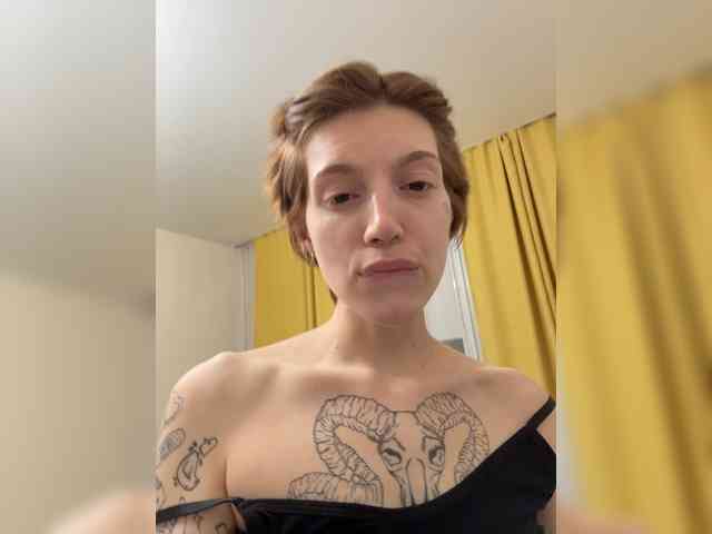 ginger-creamy webcam