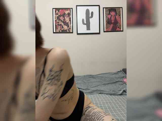 ginger-creamy webcam