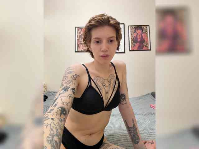 ginger-creamy webcam