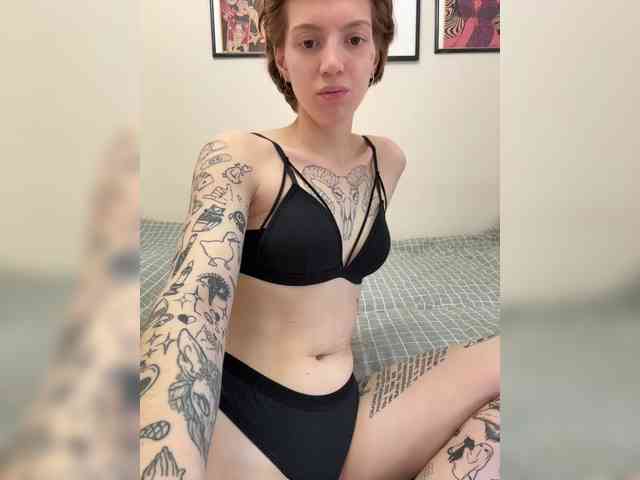 ginger-creamy webcam