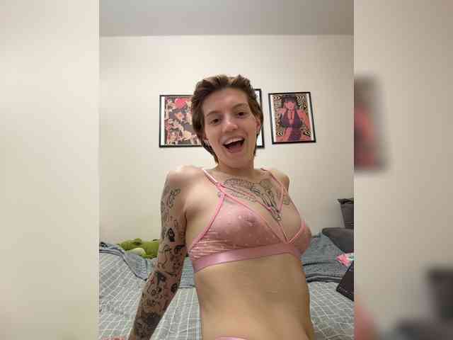 ginger-creamy webcam