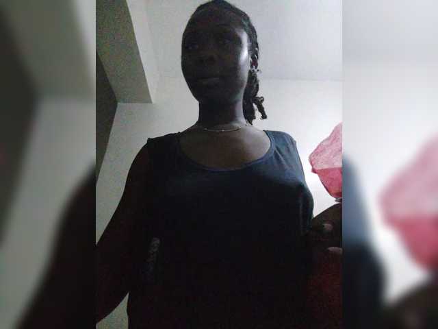 SheeRaw live cam on BongaCams