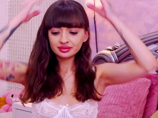 KayaBelle live cam on BongaCams