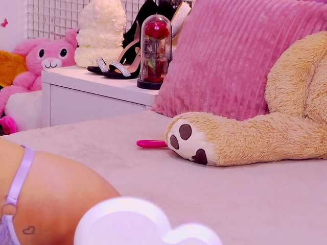KayaBelle live cam on BongaCams