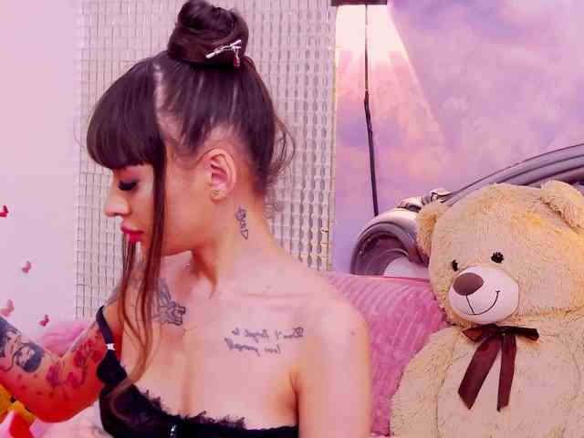 Model: KayaBelle