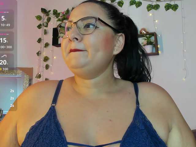 le modèle Reventme est en webcam porno dans un show sur le site bongacams, il possède les tags suivants: Latino/Hispanic,Brunette,Hairy