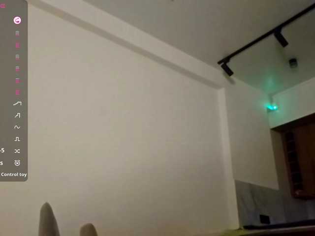 KiaraBasbas live webcam show