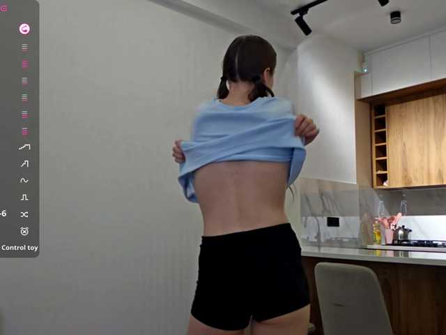 KiaraBasbas live webcam show