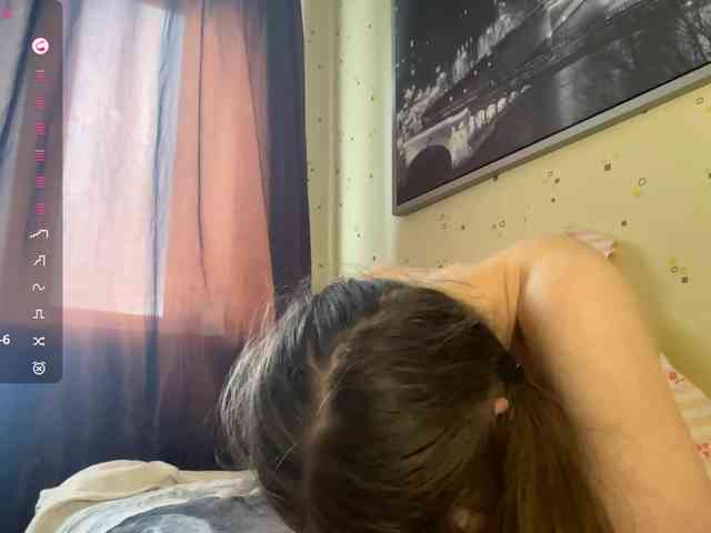 KiaraBasbas webcam