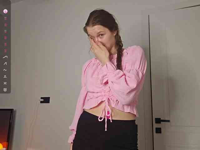 KiaraBasbas webcam