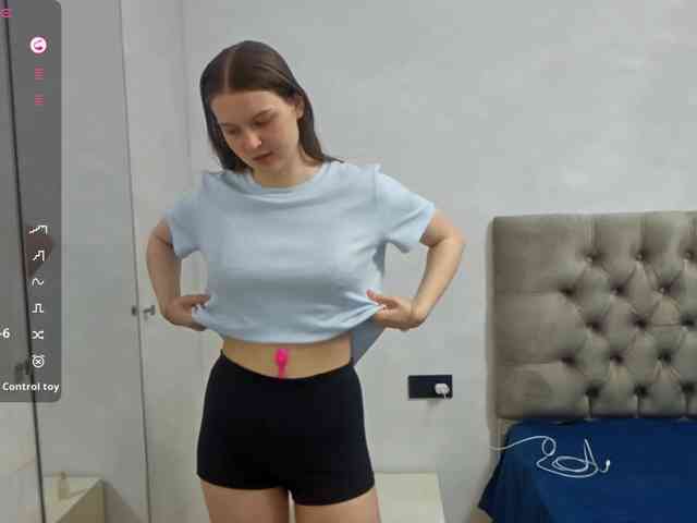 KiaraBasbas webcam