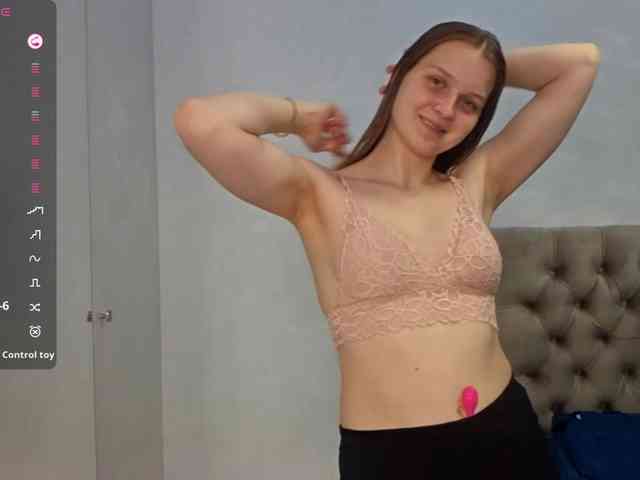 KiaraBasbas webcam