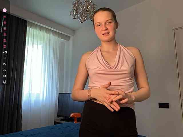 KiaraBasbas webcam