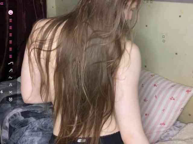 KiaraBasbas webcam