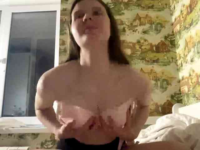 KiaraBasbas webcam
