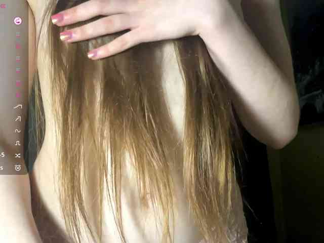KiaraBasbas webcam