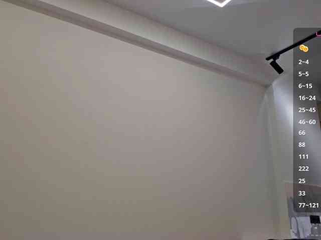 KiaraBasbas webcam