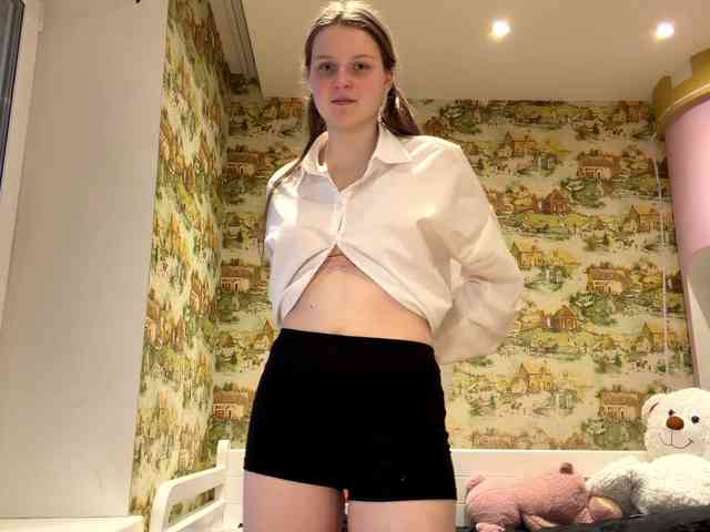 KiaraBasbas webcam
