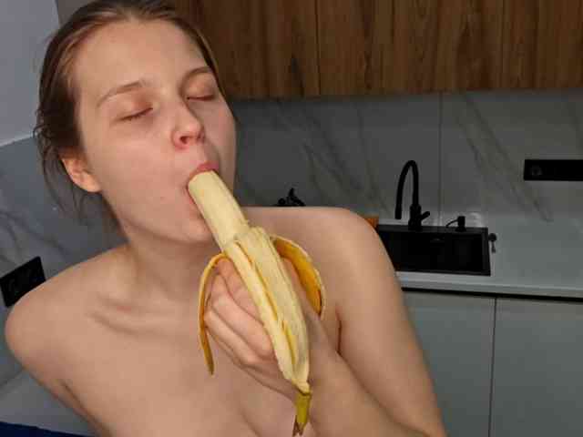 KiaraBasbas webcam