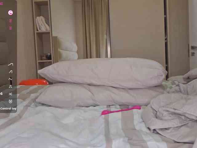 KiaraBasbas webcam