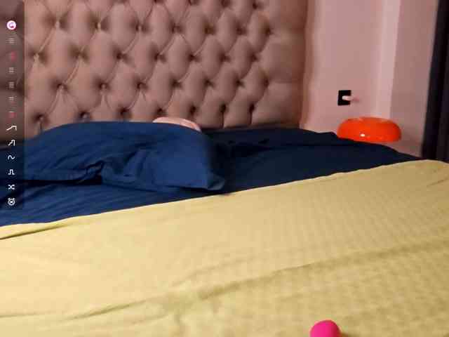 KiaraBasbas webcam