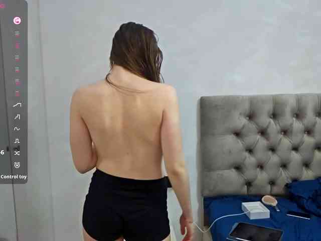 KiaraBasbas webcam