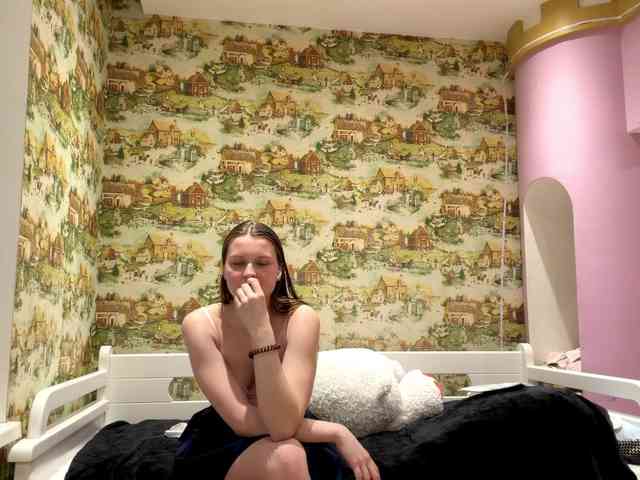 KiaraBasbas webcam