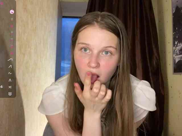 KiaraBasbas webcam