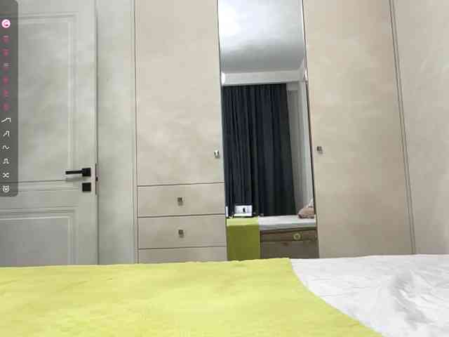 KiaraBasbas webcam