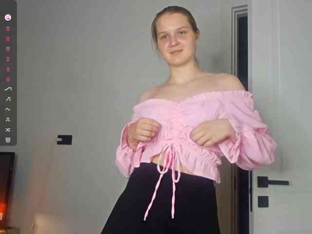 KiaraBasbas webcam