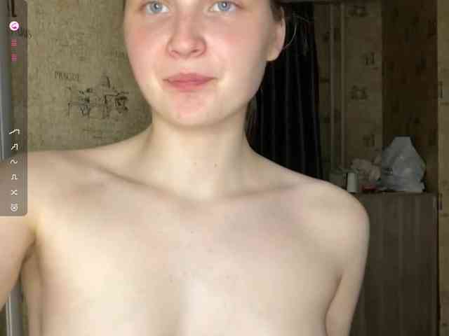 KiaraBasbas webcam