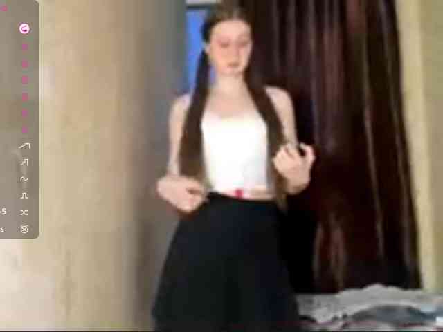 KiaraBasbas webcam
