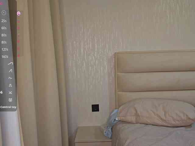 KiaraBasbas webcam