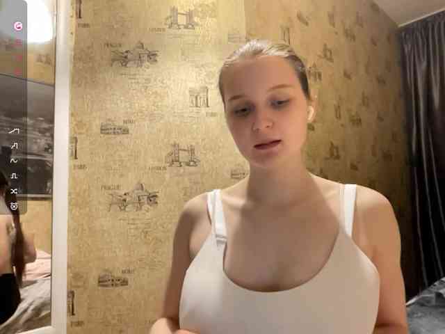 KiaraBasbas webcam