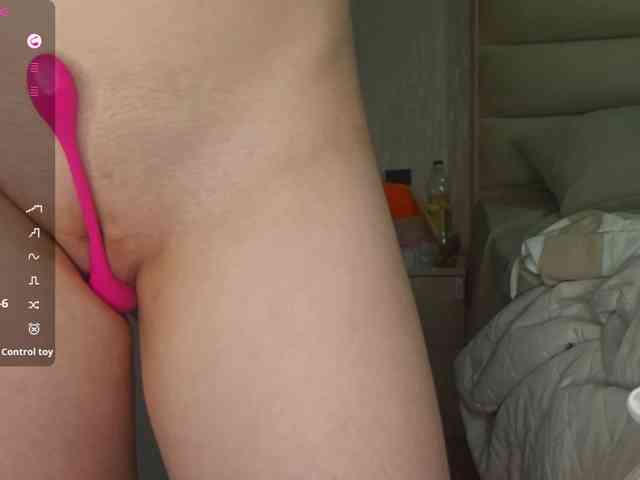 KiaraBasbas webcam