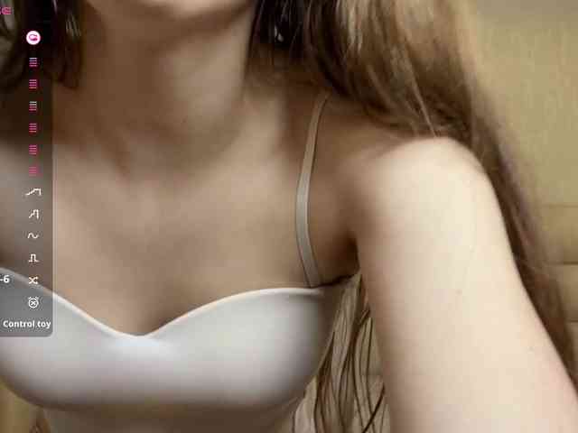 KiaraBasbas webcam