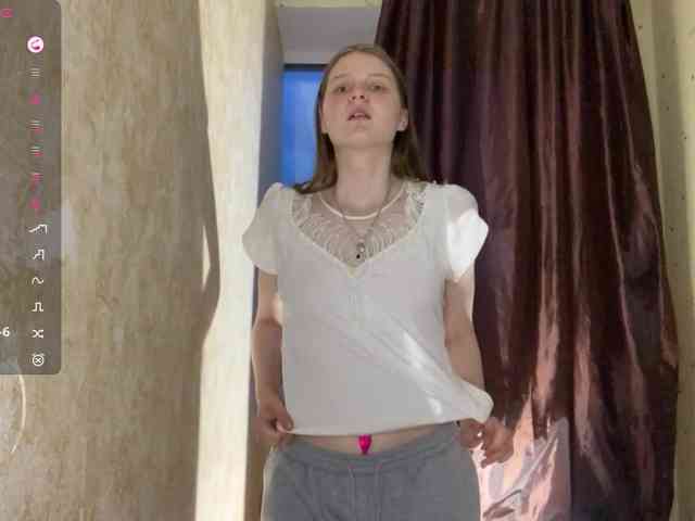 KiaraBasbas webcam