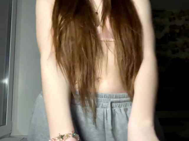 KiaraBasbas webcam