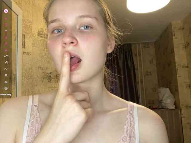 KiaraBasbas webcam