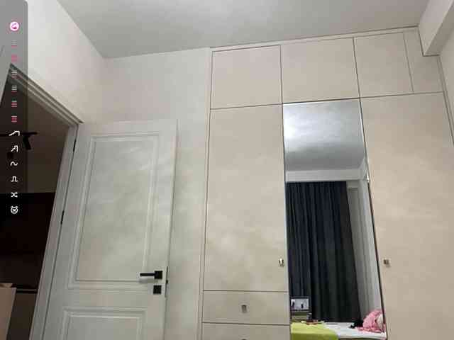 KiaraBasbas webcam